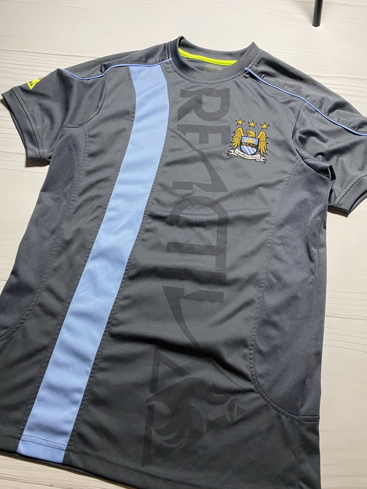 Le Coq Sportif × Vintage Vintage Manchester City training 2007 football y2k t shirt Size US M / EU 48-50 / 2 - 6 Thumbnail