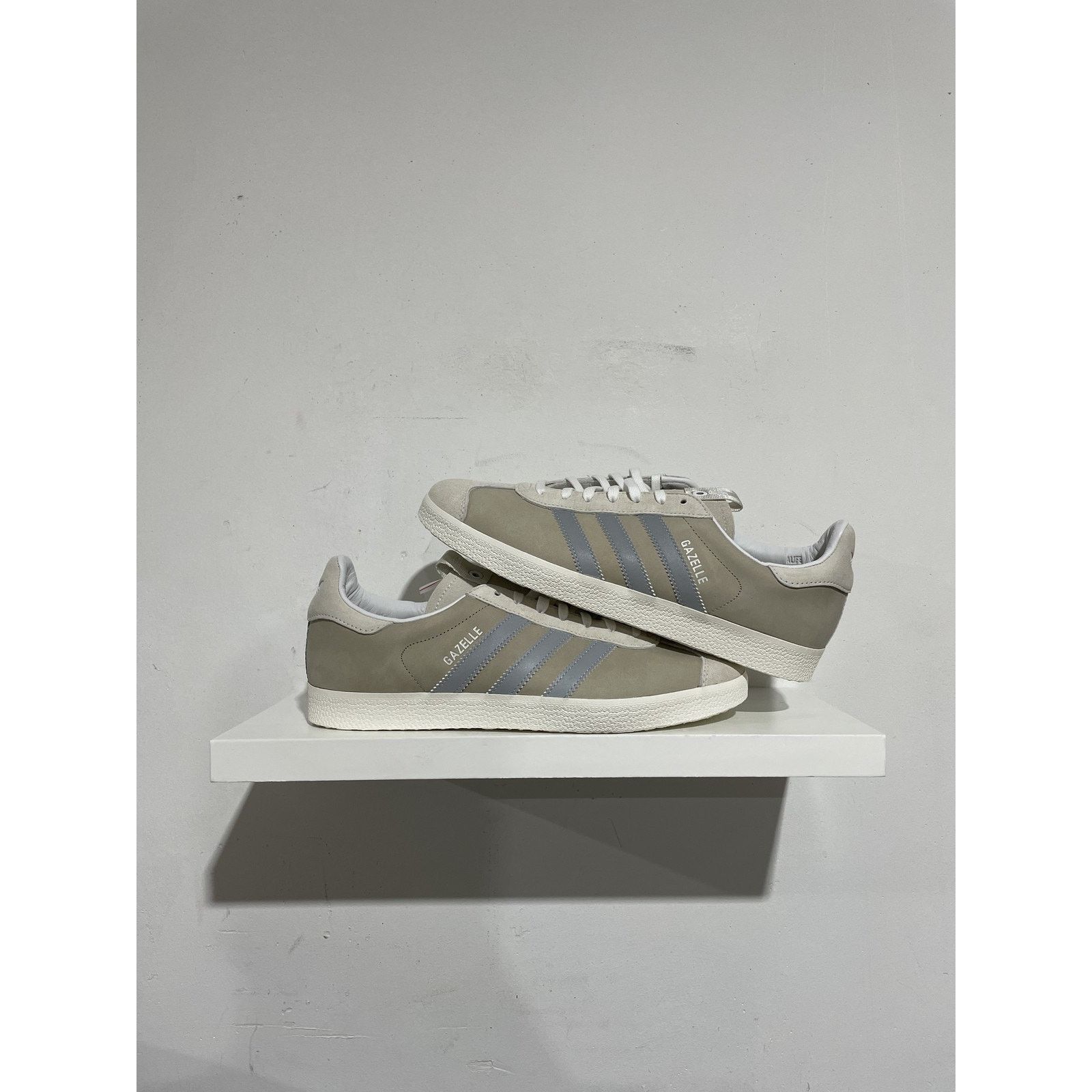 Adidas ADIDAS GAZELLE ALIFE SIZE 9.5 NEW Size US 9.5 / EU 42-43 - 1 Thumbnail