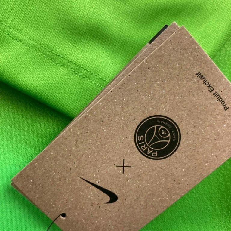 Nike NEW Paris Saint-Germain 2022-23 Nike GK football jersey sz M Size US M / EU 48-50 / 2 - 4 Thumbnail