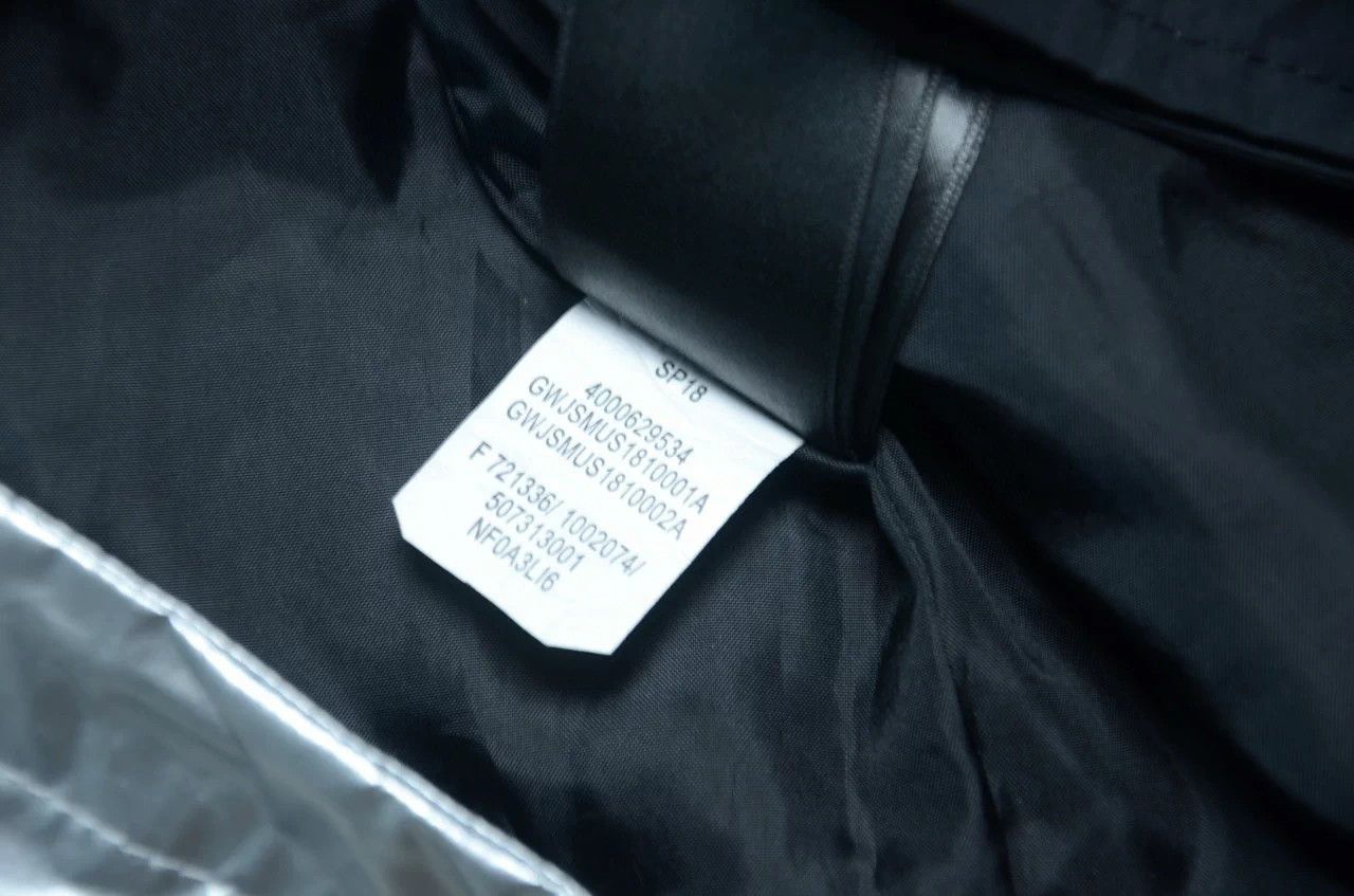 Supreme Supreme × TNF Silver Metallic Shell Jacket Size US S / EU 44-46 / 1 - 7 Thumbnail