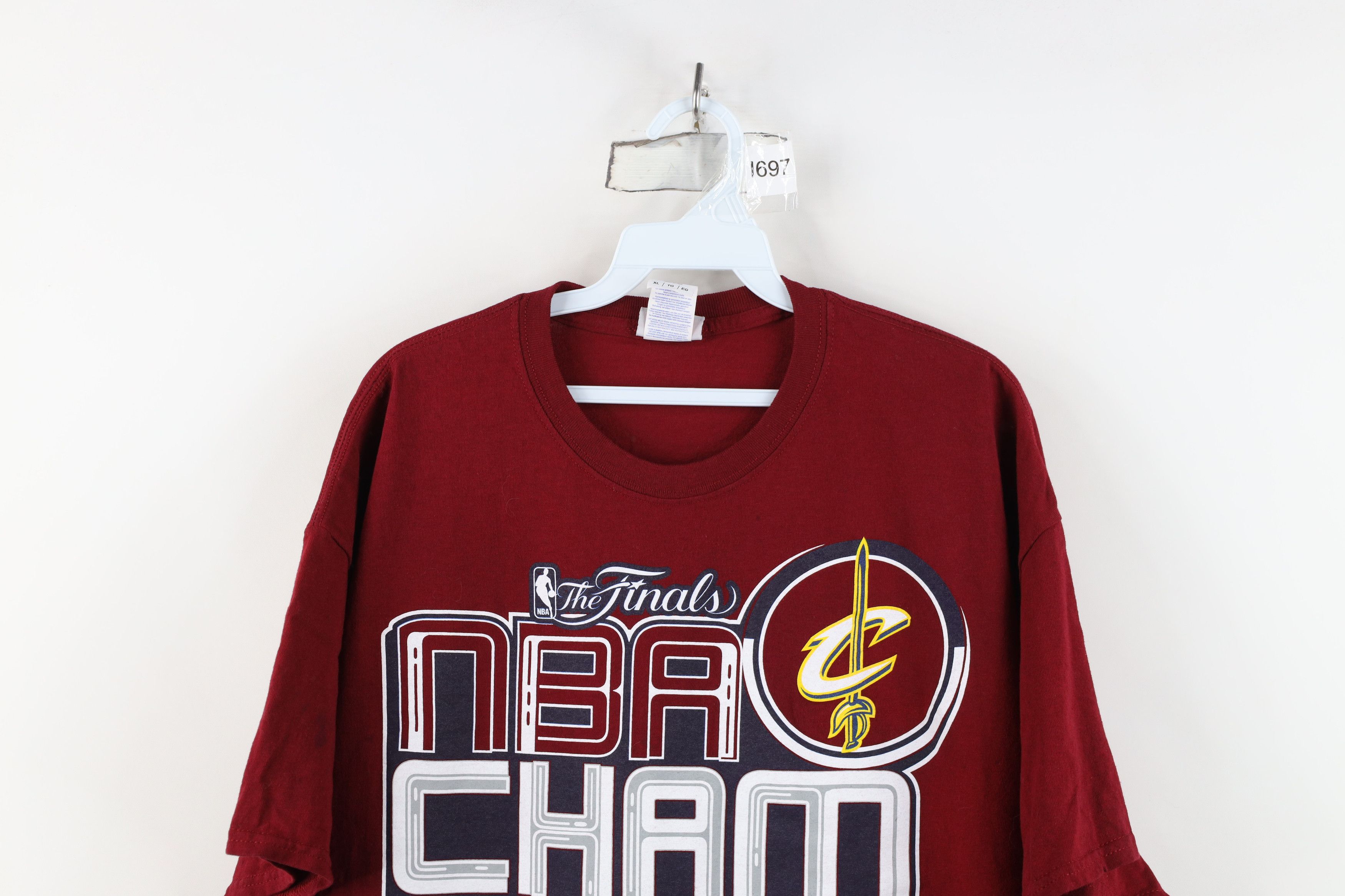 Vintage Vintage Y2K Cleveland Cavaliers Basketball T-Shirt Red Size US XL / EU 56 / 4 - 2 Thumbnail
