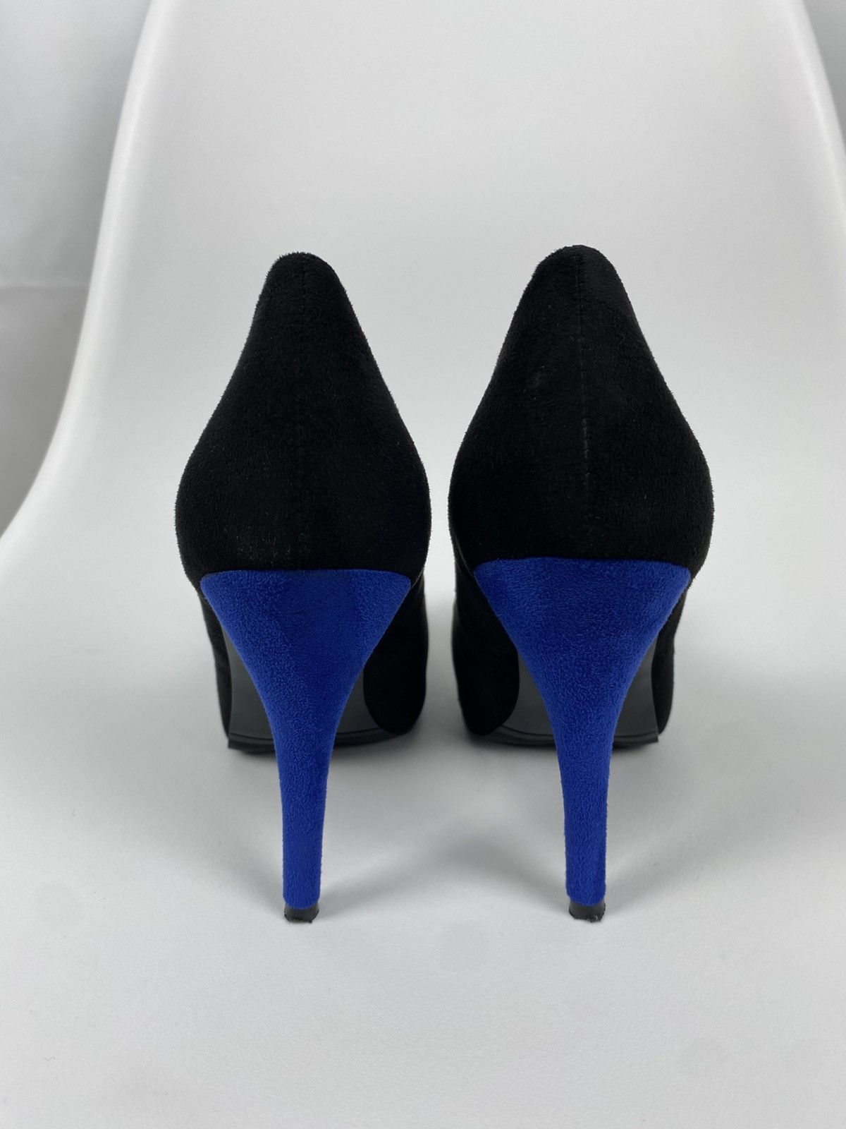 Love Moschino Love Moschino Suede Heels Bow Decorated size 39 Size US 9 / IT 39 - 3 Thumbnail