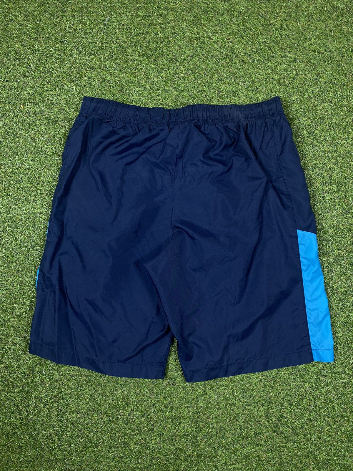Nike Vintage Nike shorts streetwear swoosh casual y2k size L Size US 34 / EU 50 - 2 Thumbnail
