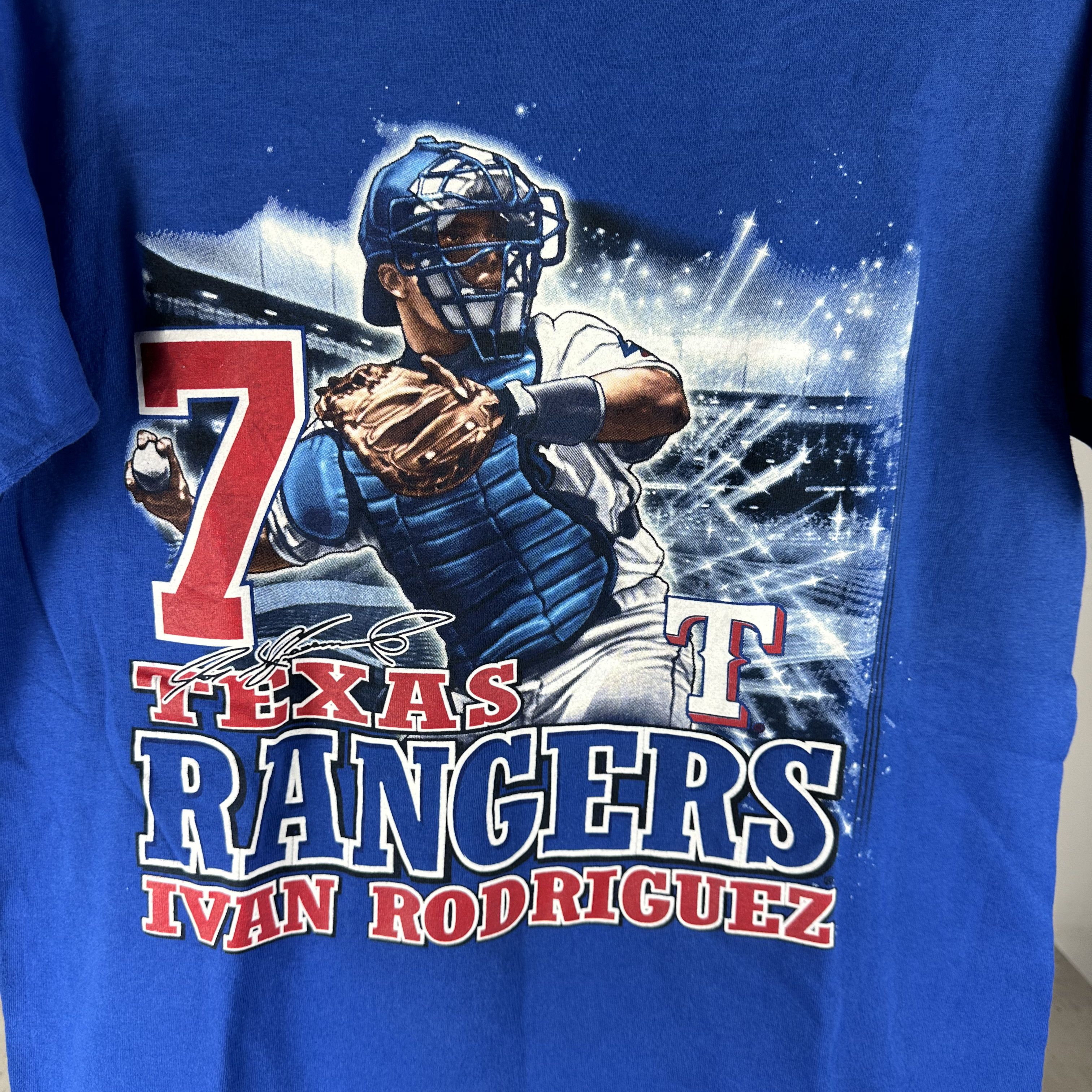 Vintage ​2001 Ivan Rodriguez Texas Rangers MLB Career Stats T-shirt Size US M / EU 48-50 / 2 - 2 Thumbnail