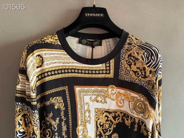 Versace Versace Stitched Medusa gold chain mulberry silk knit Size US L / EU 52-54 / 3 - 3 Thumbnail