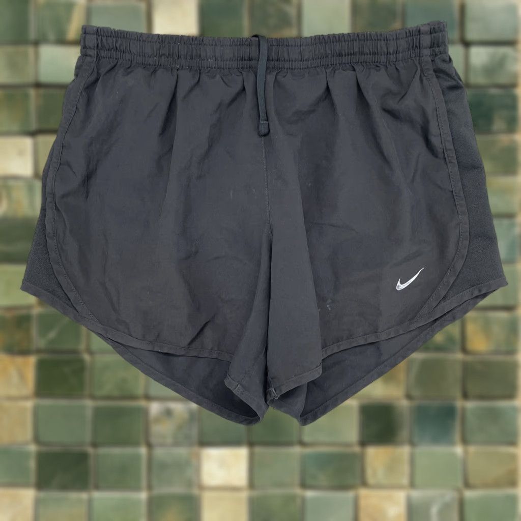 Nike VINTAGE Nike Athletic Short Women Small Black Lined Training Sportswear 90s Running Gym Size 28" / US 6 / IT 42 - 1 Thumbnail