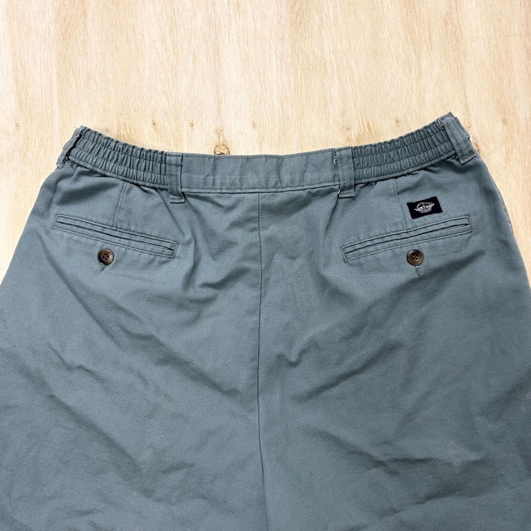 Dockers VINTAGE Dockers Chino Shorts Mens 36 Green Pleated Elastic Waist Casual Summer Mens Size US 36 / EU 52 - 4 Thumbnail