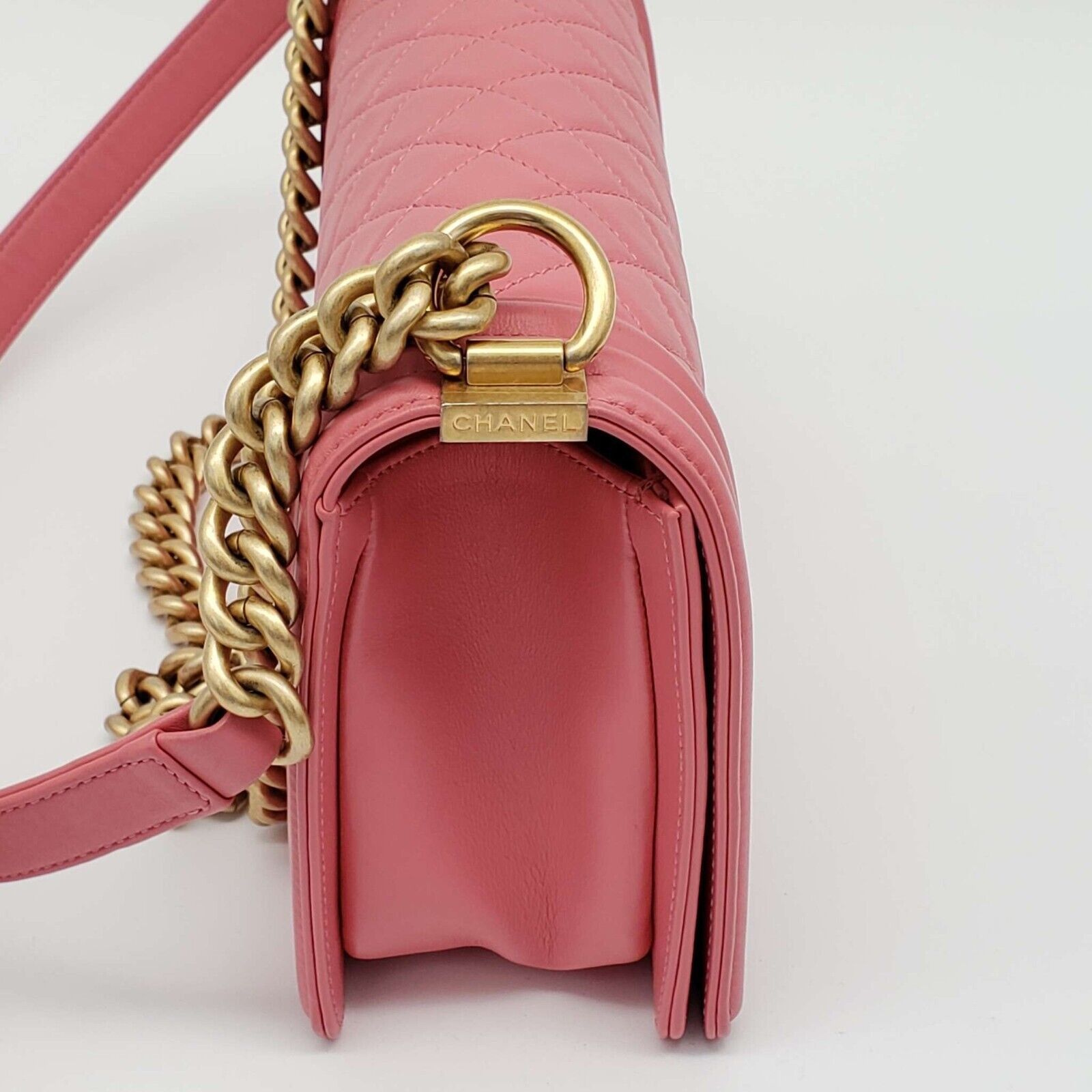 Chanel 100% Authentic CHANEL Boy Leather Shoulder Bag 2700-080524 Size ONE SIZE - 4 Thumbnail