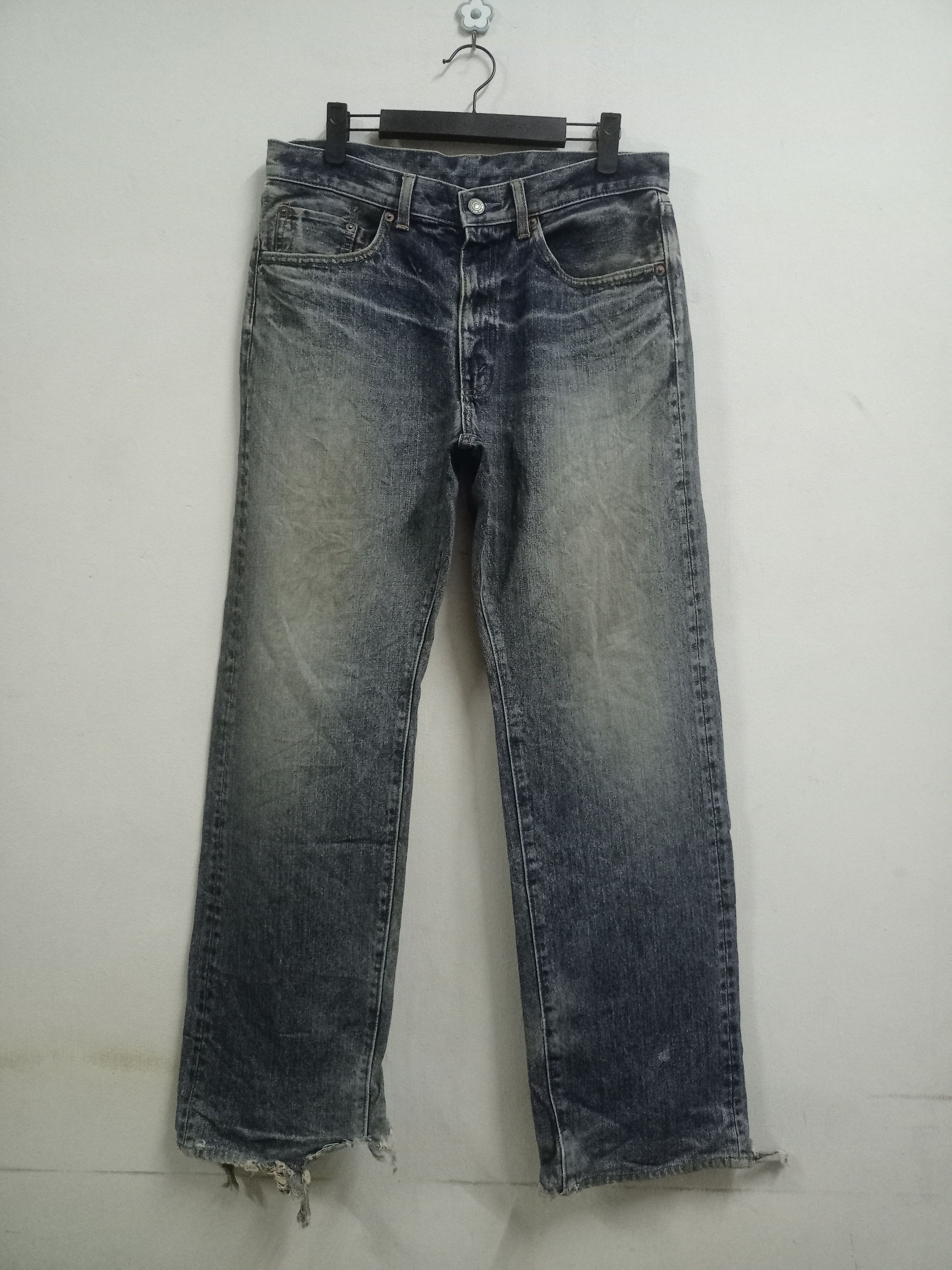 Japanese Brand Vintage Japanese Brand Thrashed Style Baggy Jeans Size US 32 / EU 48 - 1 Thumbnail