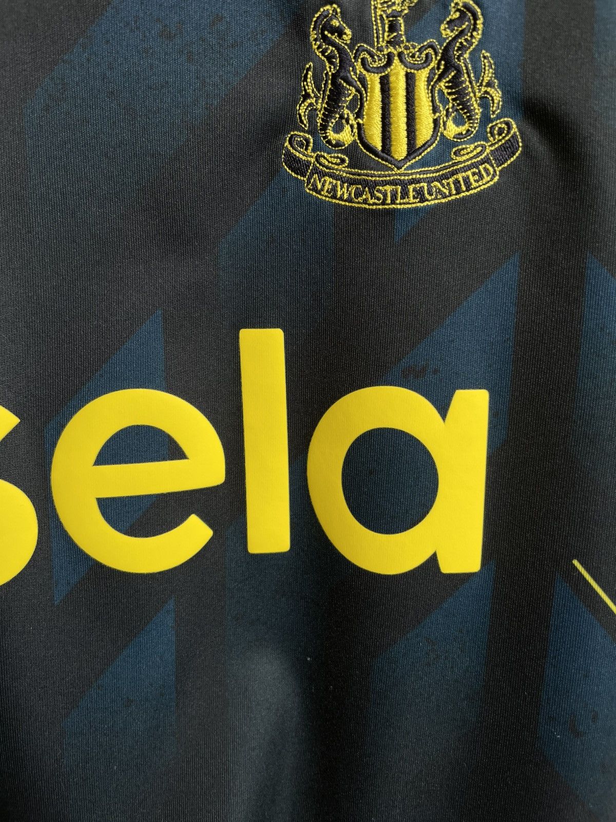 Castore NewCastle United 2023 2024 Third Footbal Shirt Soccer Jersey Size US S / EU 44-46 / 1 - 12 Thumbnail