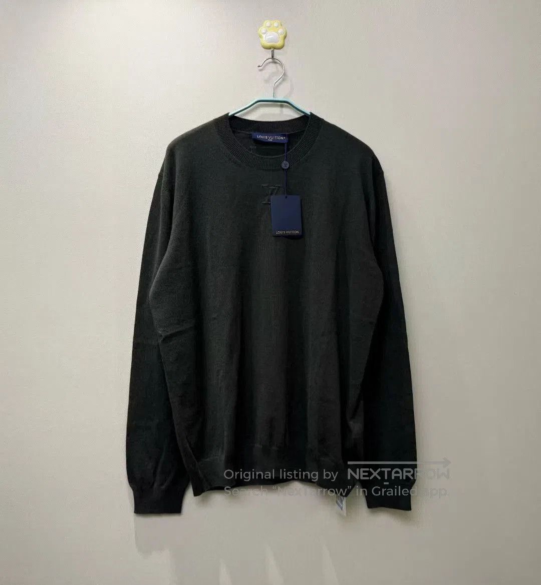 Louis Vuitton Louis Vuitton Gray Embossed Logo Sweater. Size US XL / EU 56 / 4 - 1 Thumbnail