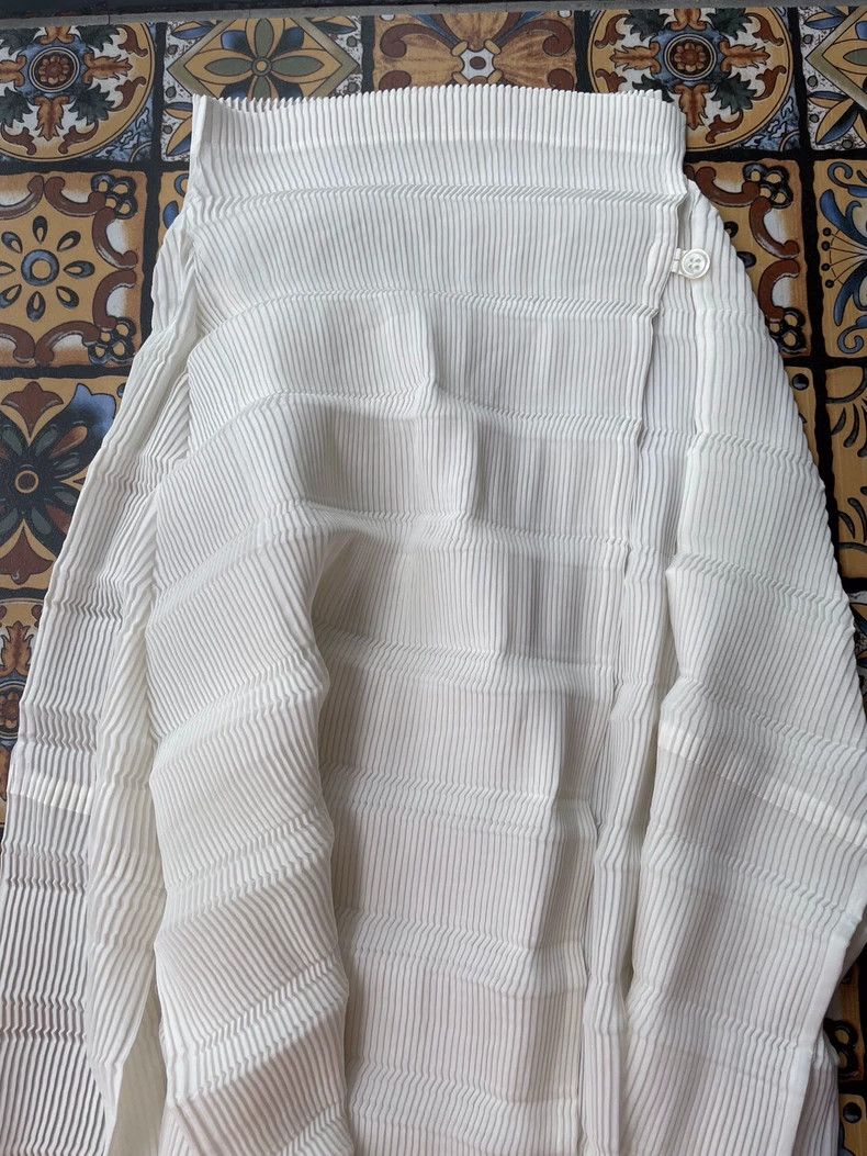 Issey Miyake Issey Miyake White main line stepped pleated long-sleeved Size M / US 6-8 / IT 42-44 - 3 Thumbnail
