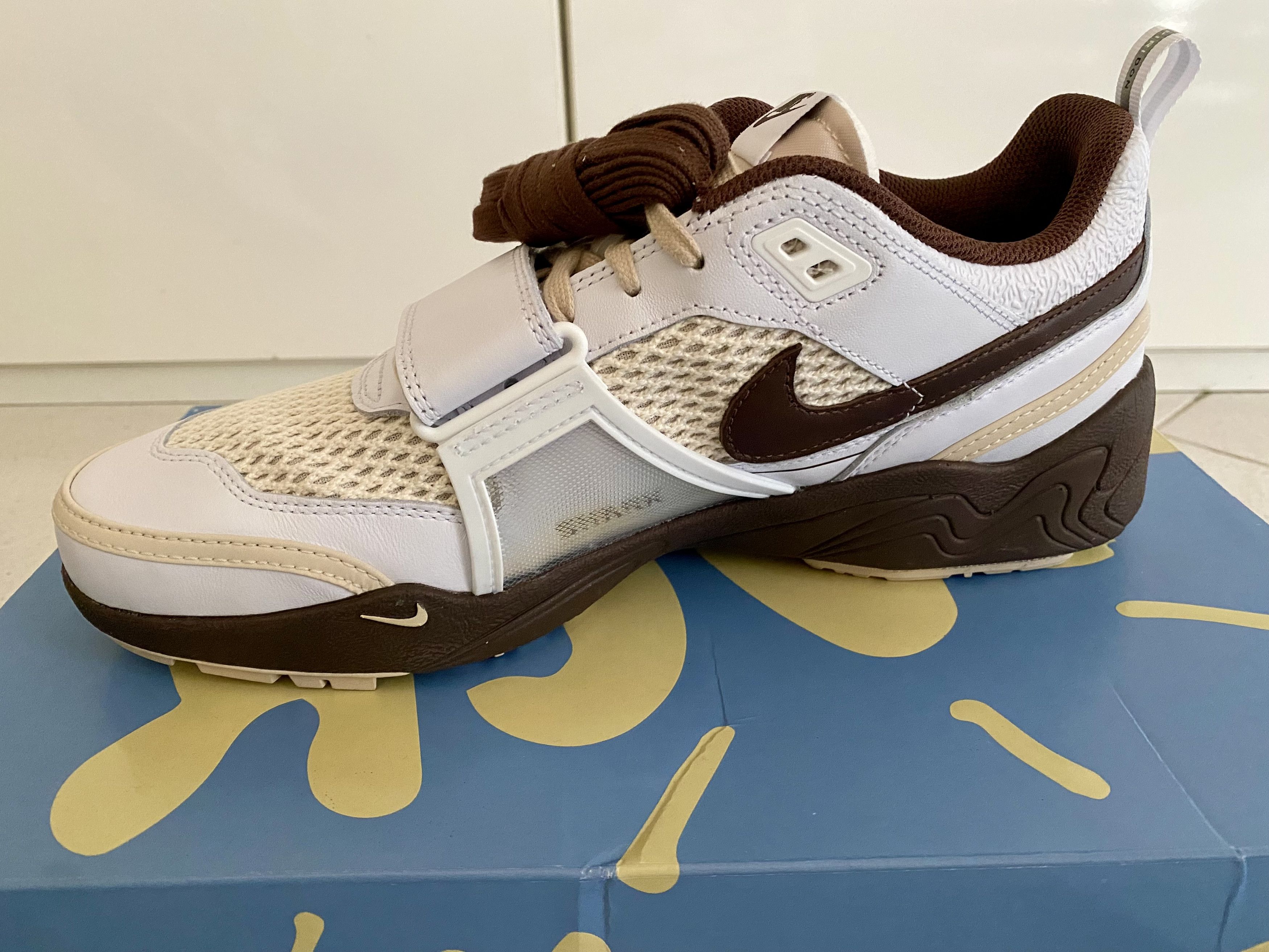 Nike × Travis Scott Nike X Travis Scott Zoom Field Jaxx Size US 11.5 / EU 44-45 - 6 Thumbnail