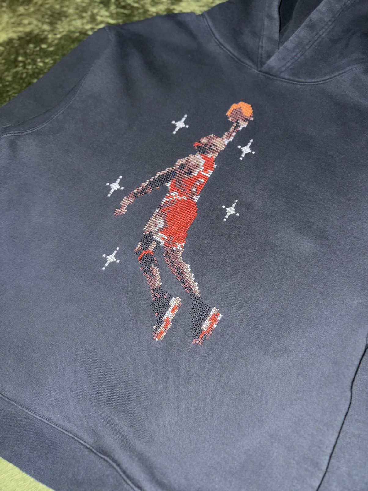 Japanese Brand [M] Jordan Essentials Pixel Embroidered Fleece Hoodie Black Size US XL / EU 56 / 4 - 2 Thumbnail