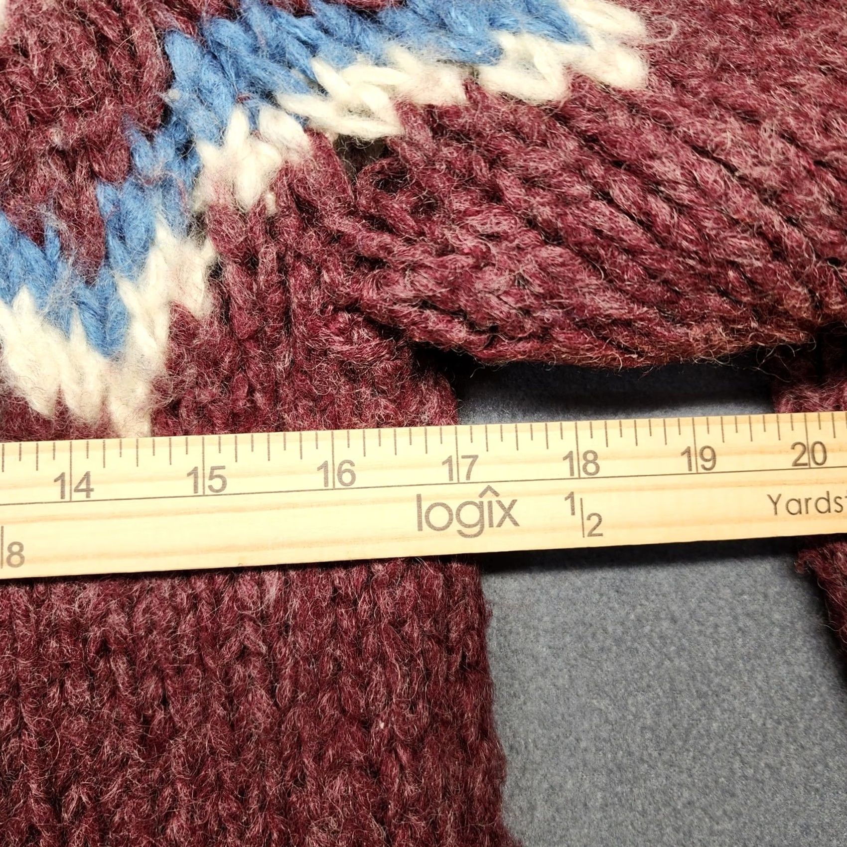 Vintage VINTAGE Handmade Womens Oversize Small Sweater Burgundy Fair Isle Nordic S/M Tall Women Size S / US 4 / IT 40 - 3 Thumbnail