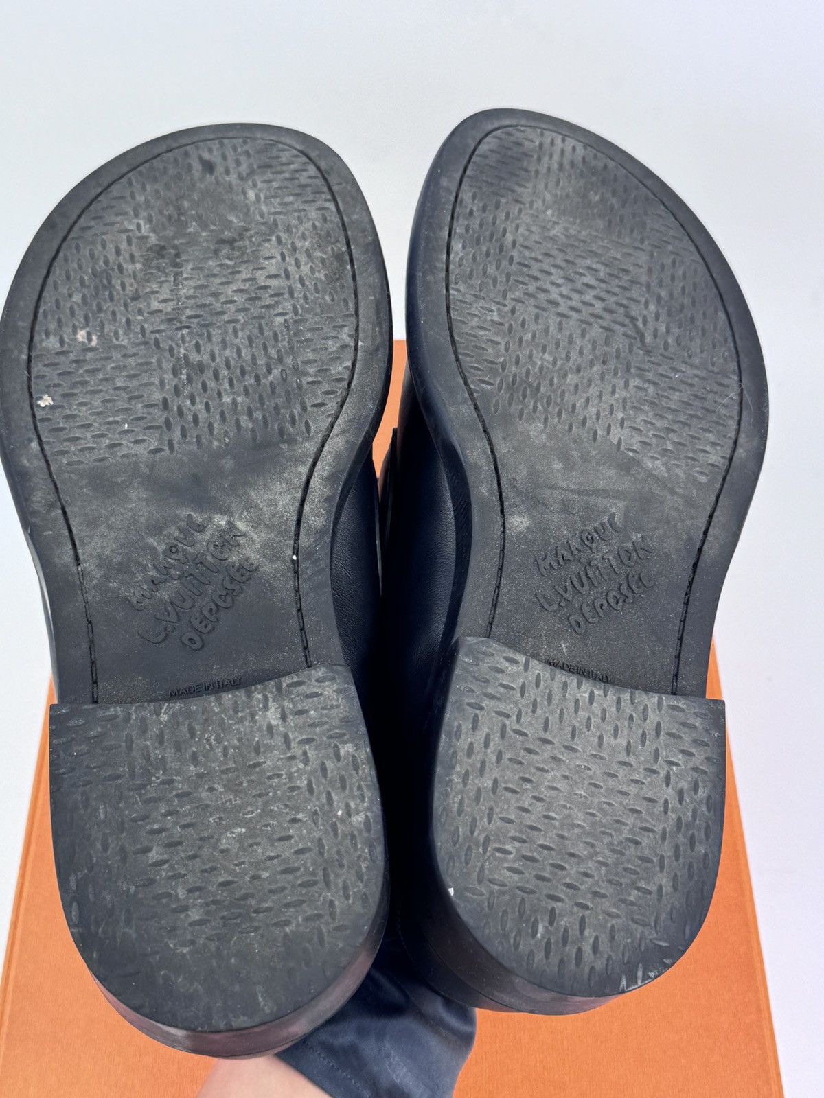 Louis Vuitton LOGO LEATHER LOAFERS Size US 9 / EU 42 - 10 Thumbnail