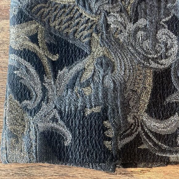 Gianfranco Ferre Gianfranco Ferre vintage jacquard baroque skirt US 4 Size 27" / US 4 / IT 40 - 5 Thumbnail