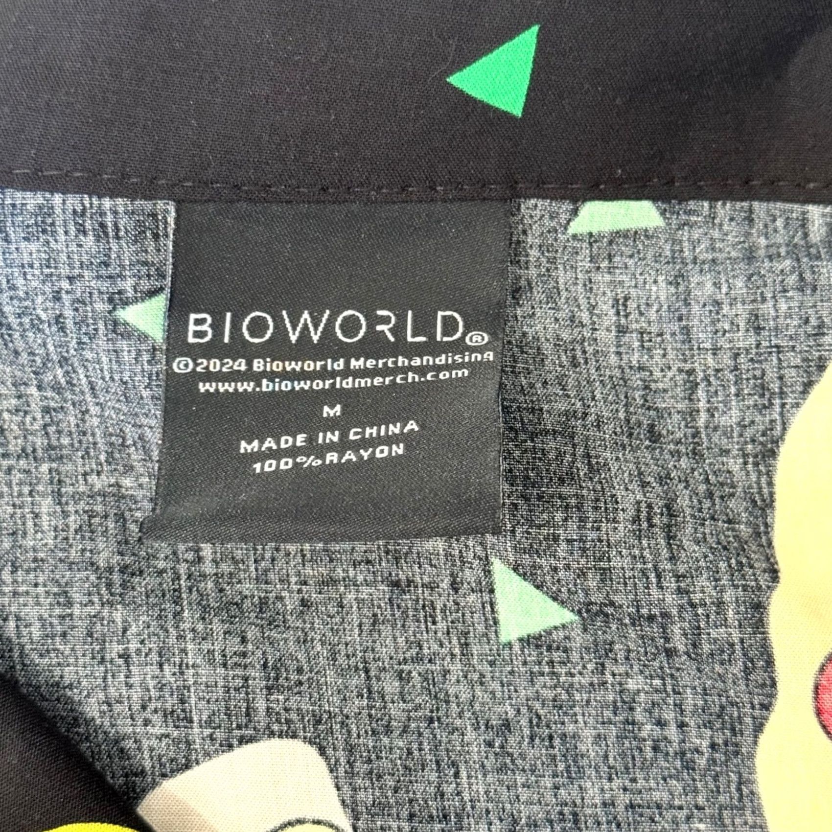 Vintage Bioworld Mens M Button Down Shirt Black Pizza Print Rayon Novelty Breathable NWT Size US M / EU 48-50 / 2 - 5 Thumbnail