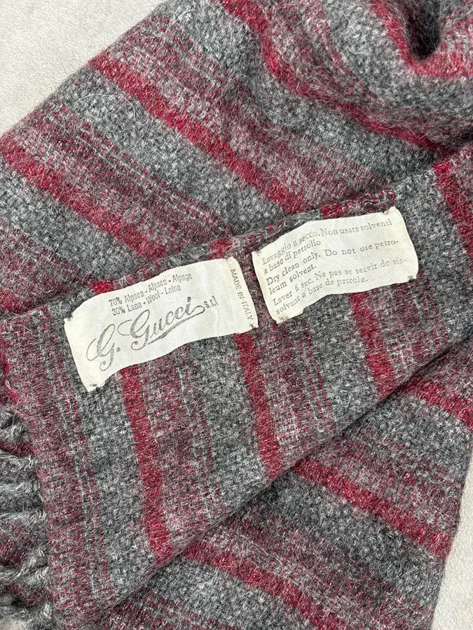 Gucci 2000s Gucci Red & Grey Striped Wool Scarf Size ONE SIZE - 11 Thumbnail
