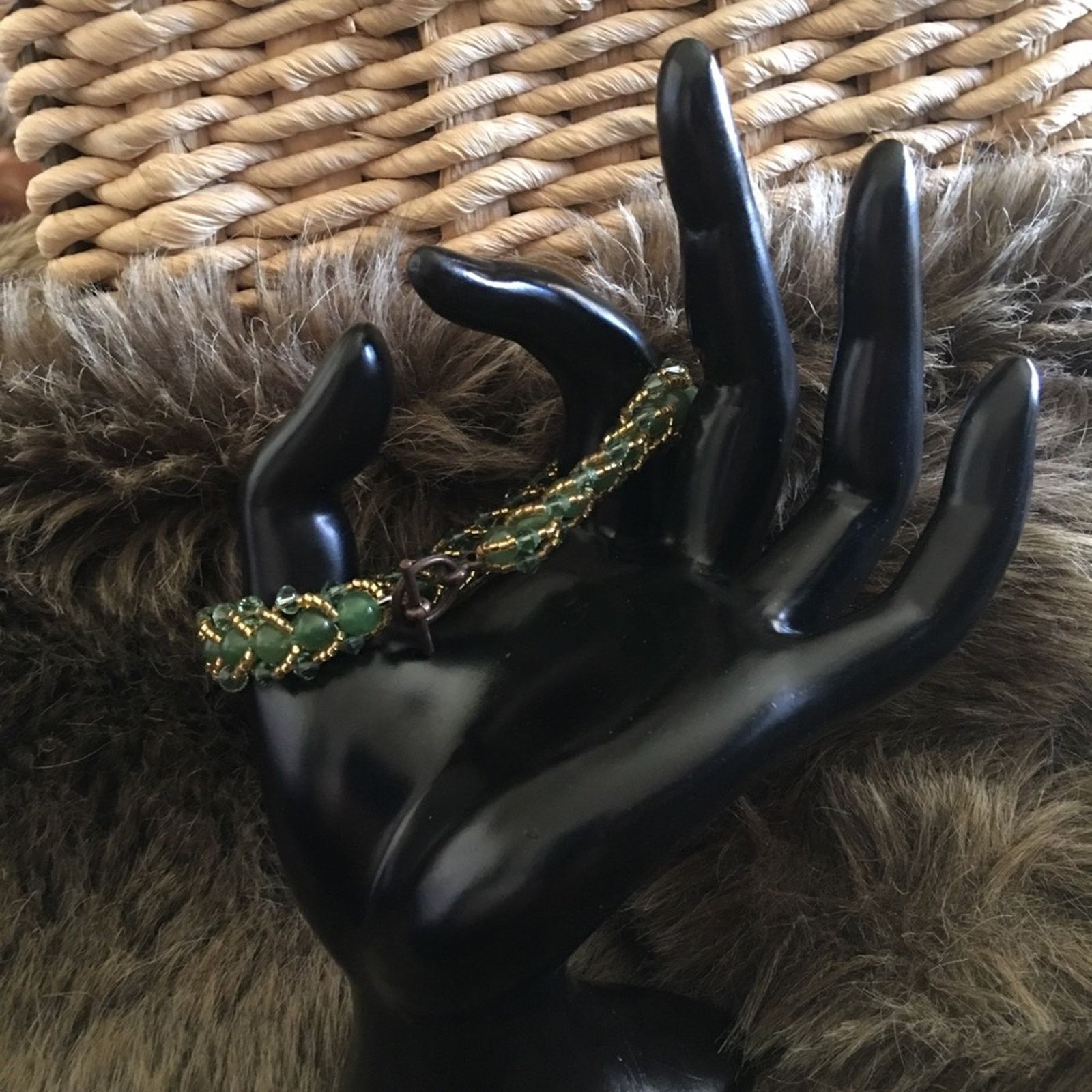 Vintage Vintage green and gold glass beaded bracelet Size ONE SIZE - 3 Thumbnail