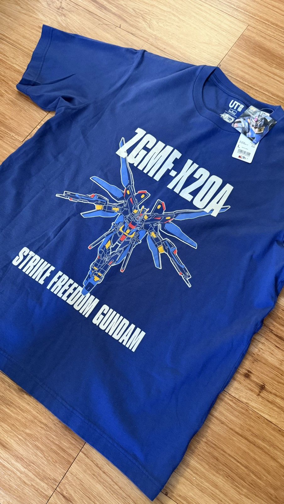 Japanese Brand × Uniqlo Uniqlo Mobile Suit Gundam Blue T-Shirt Men's Size Large- NWT Size US L / EU 52-54 / 3 - 3 Thumbnail