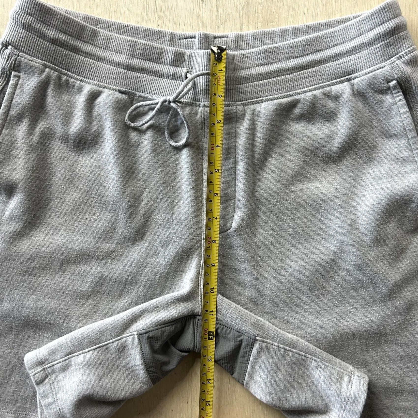 Mountain Hardwear Mountain Hardwear Shorts Mens L Gray French Terry Athletic Lounge 6 Inseam Drawstring Pockets Regular Fit Summer Size US 33 - 6 Thumbnail