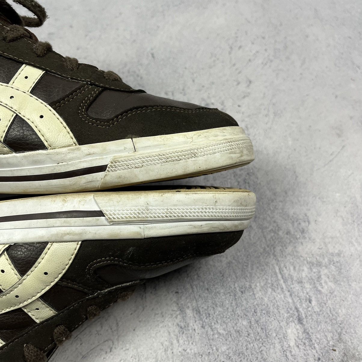Asics Vintage Asics Onitsuka Tiger brown y2k sneakers Size US 10 / EU 43 - 8 Thumbnail