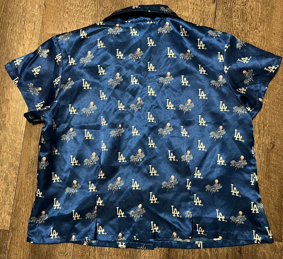 MLB Dodgers Satin Button Blouse Shirt size medium Size M / US 6-8 / IT 42-44 - 3 Thumbnail