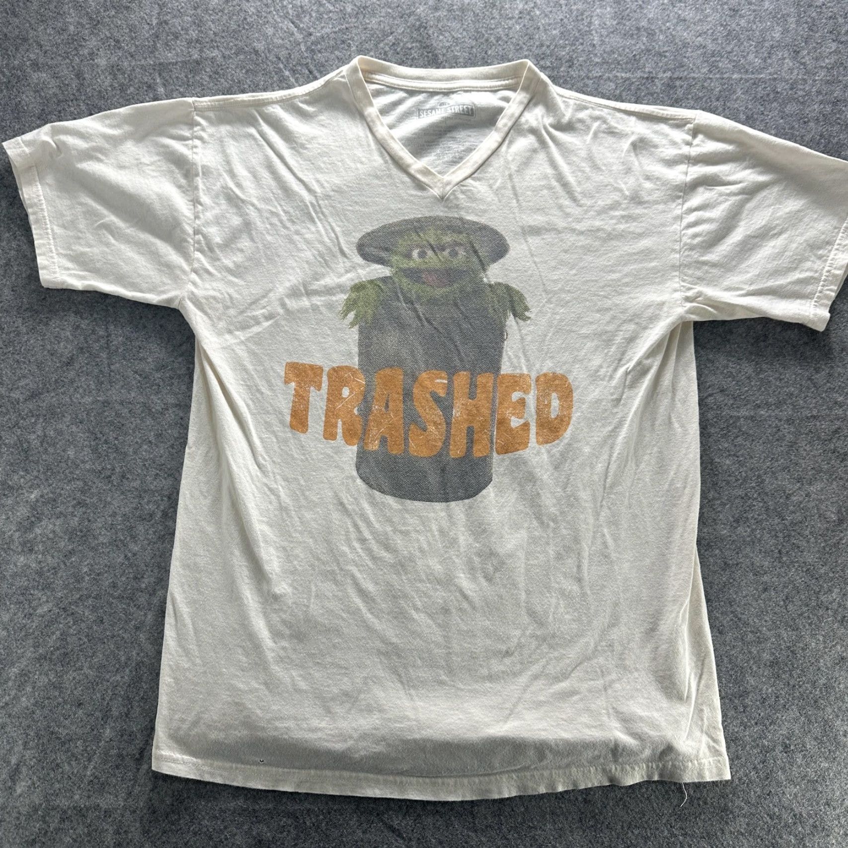Other VINTAGE Shirt Mens Large Sesame Street Oscar The Grouch Trash Graphic Tee Size US L / EU 52-54 / 3 - 2 Thumbnail