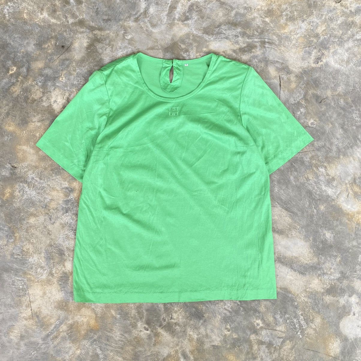 Givenchy Vintage 90s Givenchy Center Logo Shirt Size L / US 10 / IT 46 - 1 Thumbnail