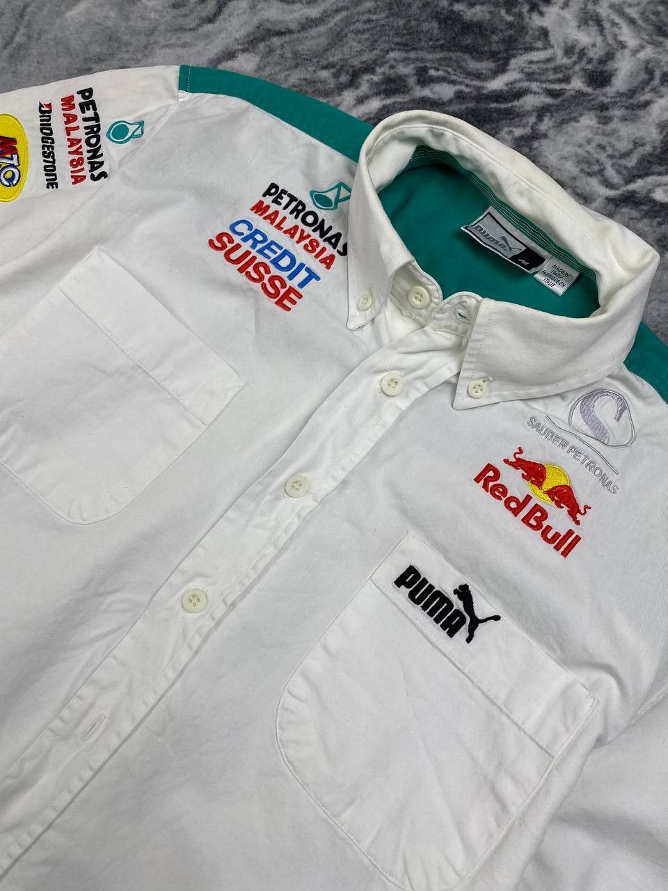Puma Vintage Puma Red Bull Sauber Petronas Team Big Logo Size US M / EU 48-50 / 2 - 2 Thumbnail