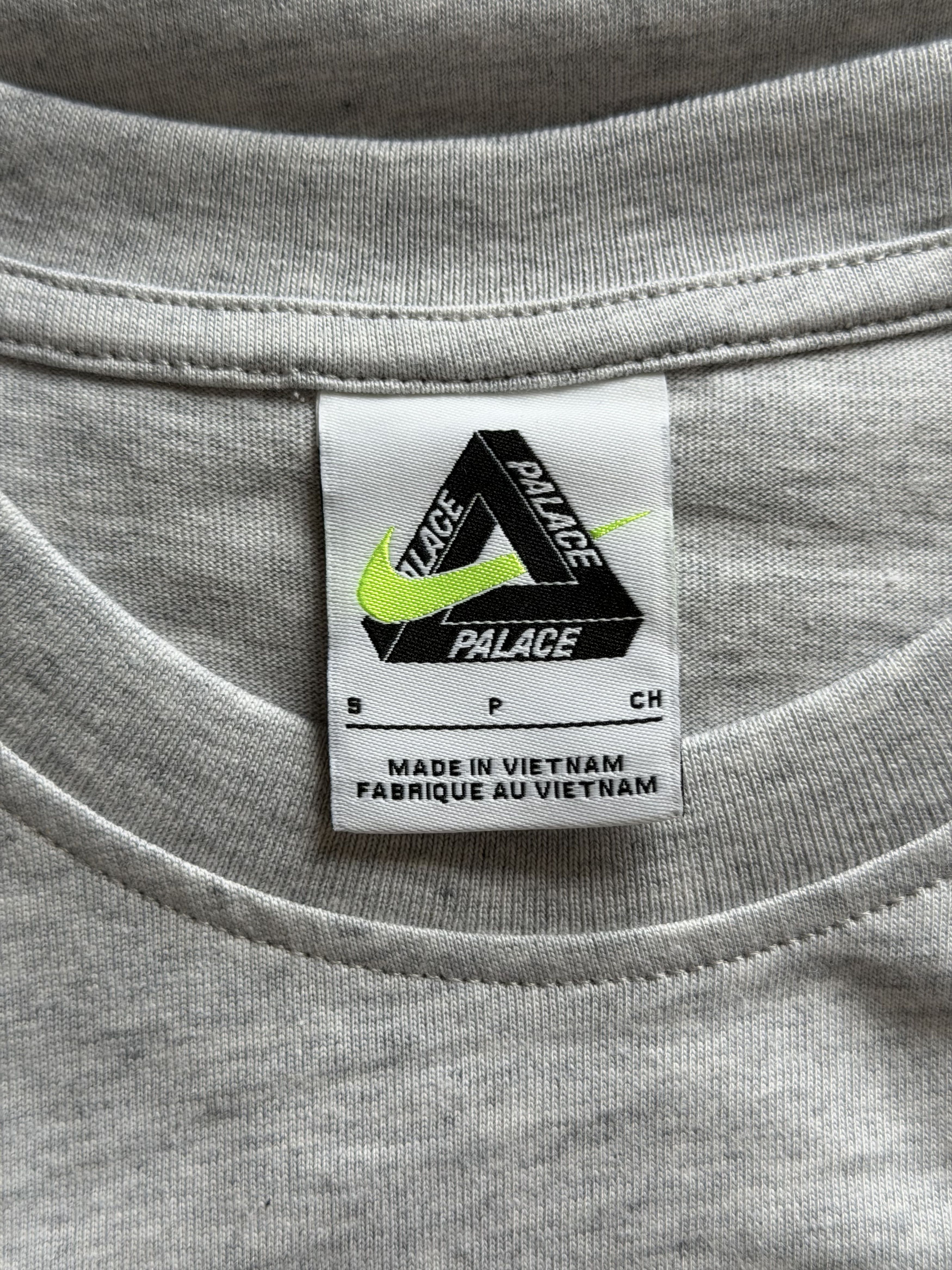 Palace Palace Nike Tri Swoosh Tee in Gray Size US S / EU 44-46 / 1 - 6 Thumbnail