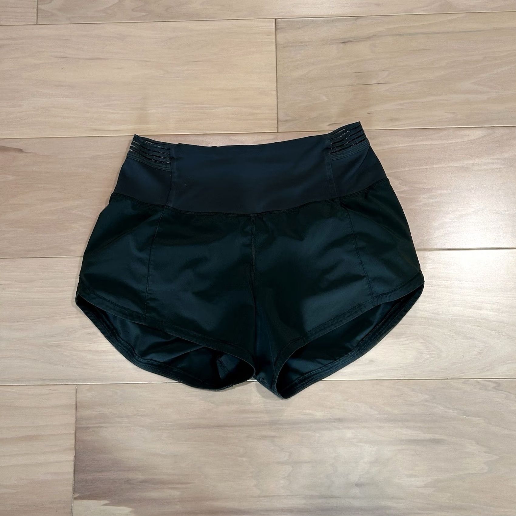 Lululemon Lululemon Before Dawn Run Shorts Green Women’s 6 Lined 3.5” Inseam Size 28" / US 6 / IT 42 - 2 Thumbnail