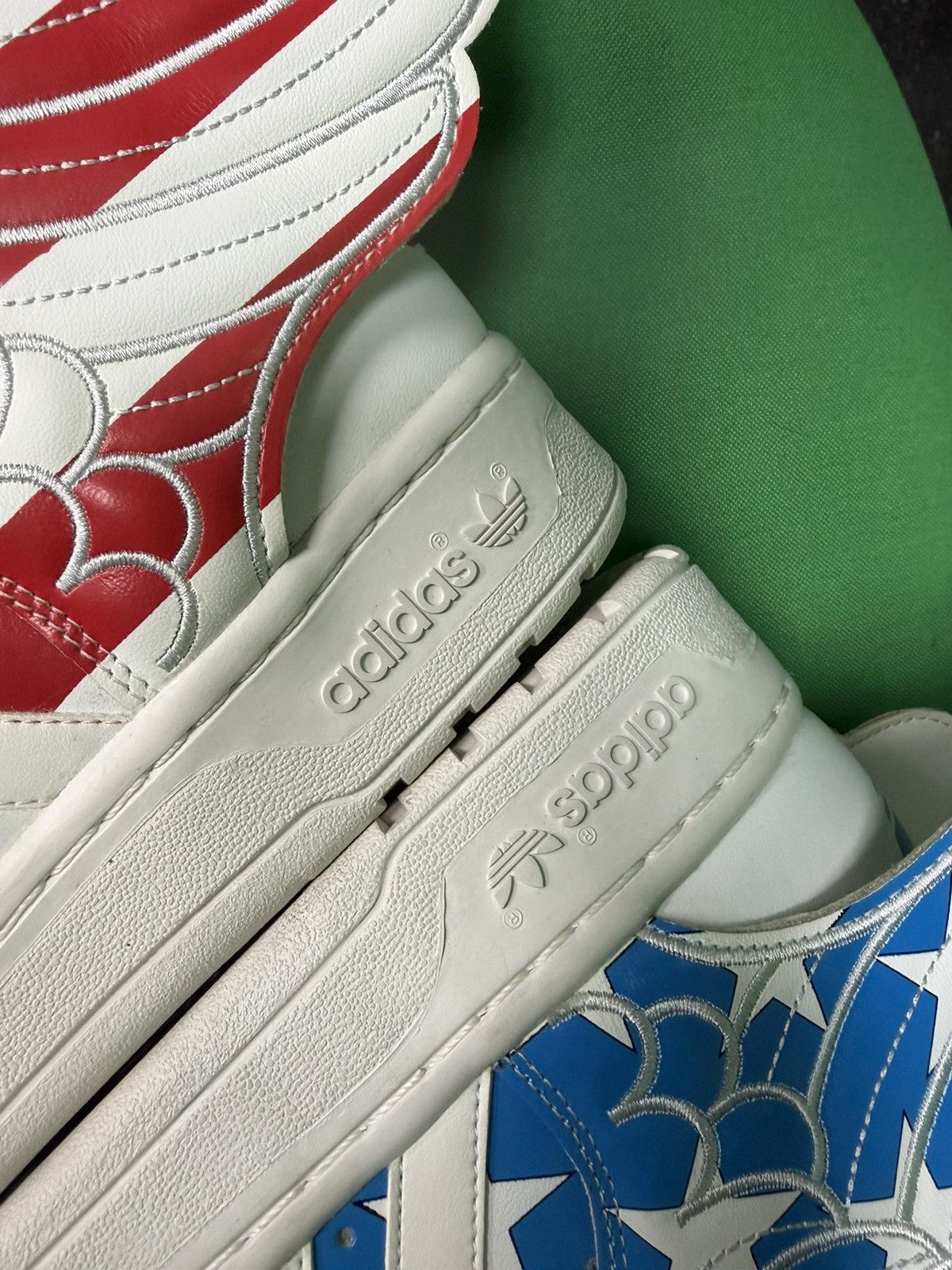 Adidas × Jeremy Scott Adidas Jeremy Scott Wings 2.0 Stars and Stripes Size US 11.5 / EU 44-45 - 3 Thumbnail