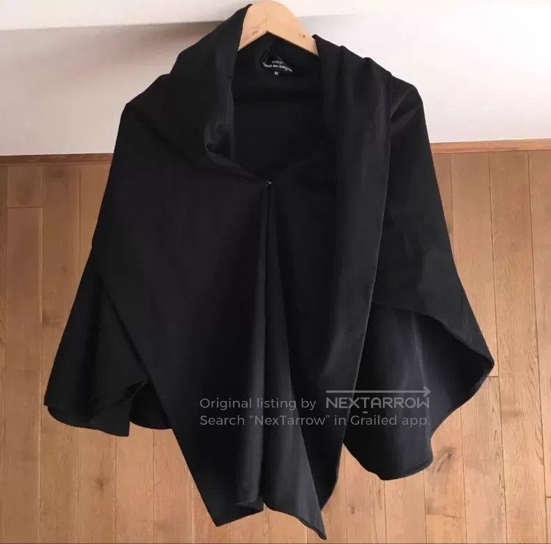 Comme des Garcons Comme Des Garcons Black irregular asymmetric short jacket Size M / US 6-8 / IT 42-44 - 1 Thumbnail