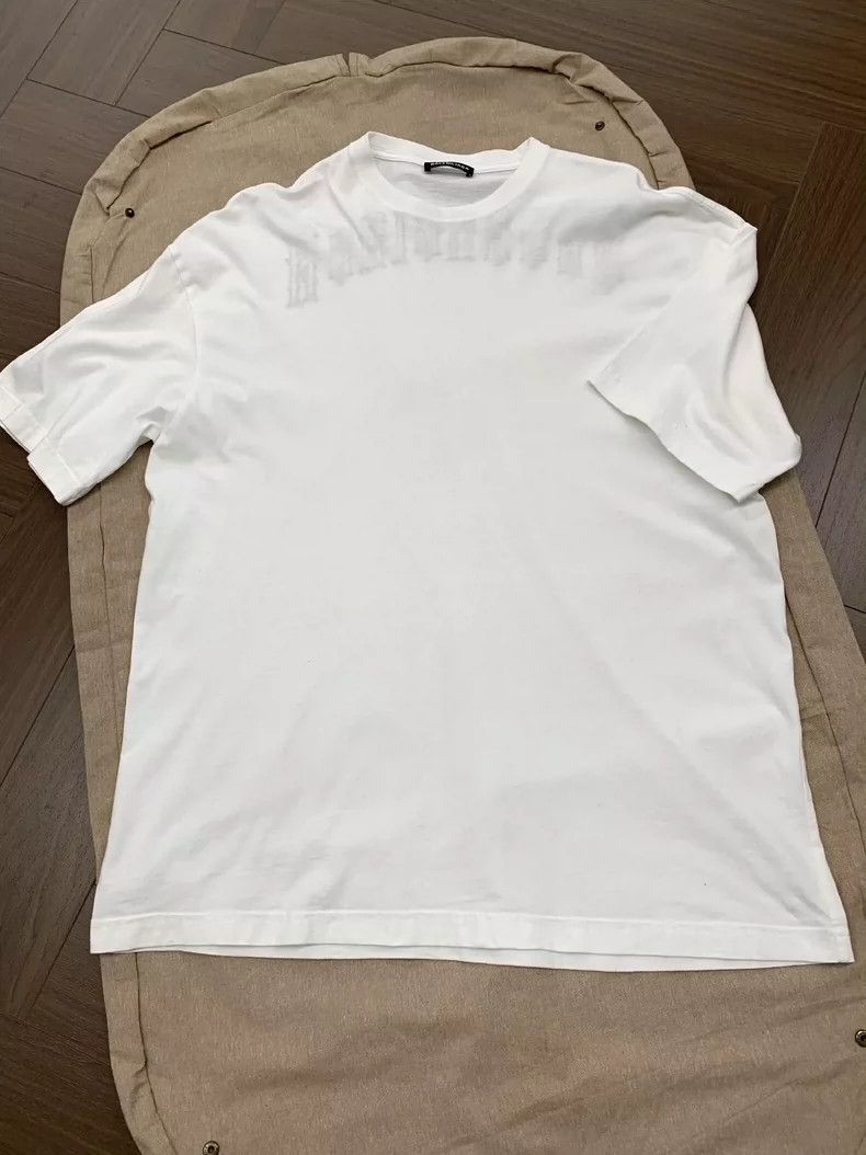 Balenciaga Balenciaga S code logo printed round neck white short slee Size US S / EU 44-46 / 1 - 1 Thumbnail