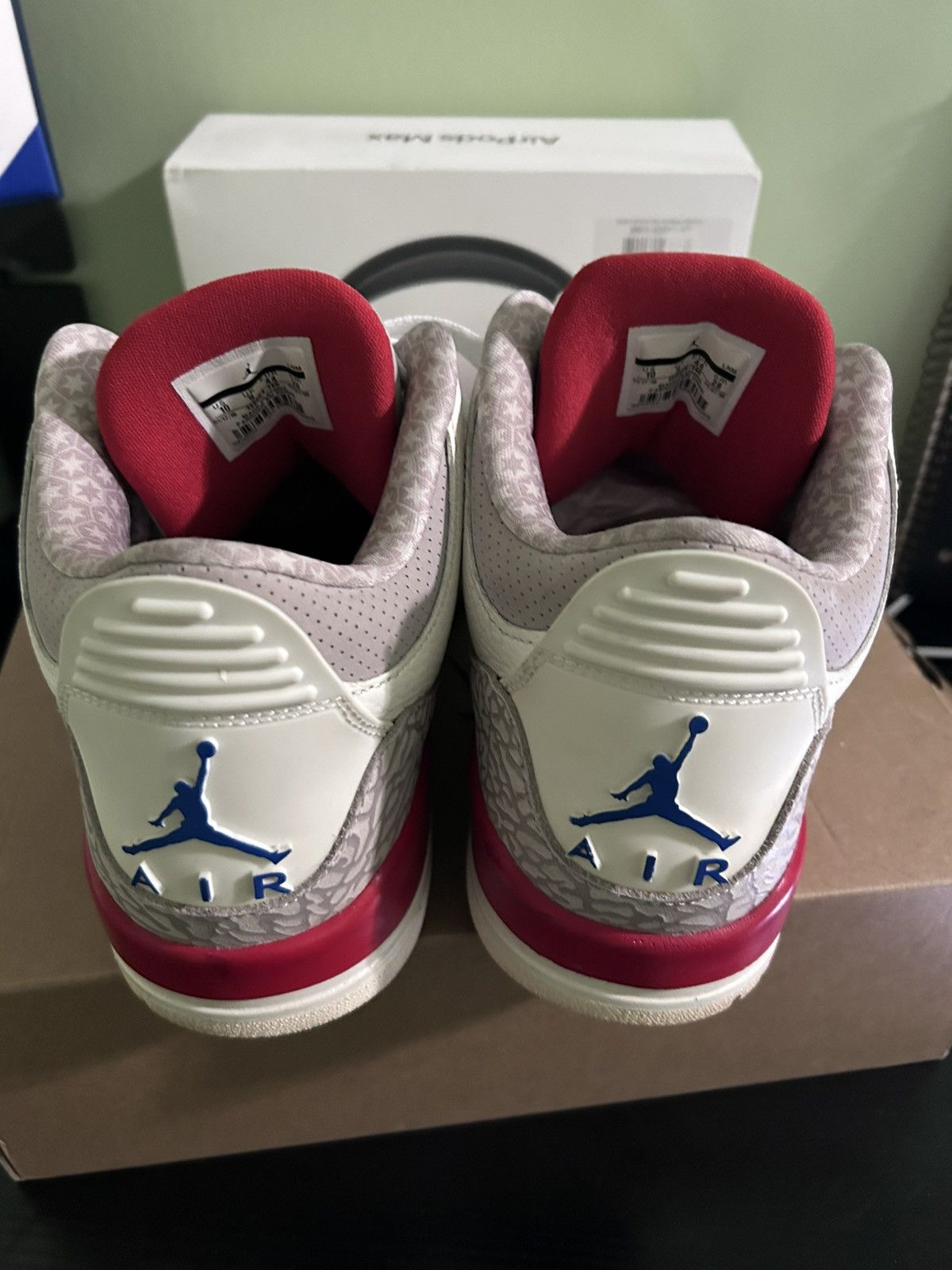Jordan Brand Air Jordan 3 'International Flight' Sail/Red 2018 Size US 10 / EU 43 - 2 Thumbnail
