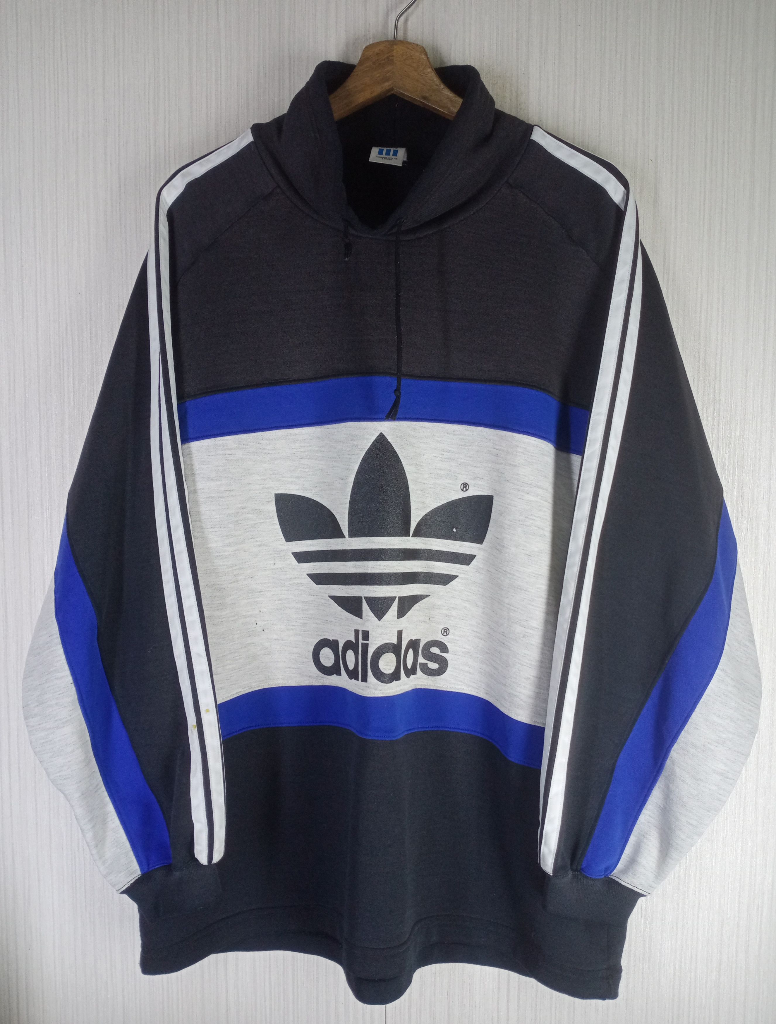 Adidas Rare Vintage 90s Adidas Trefoil Big Logo Sweatshirt Size US L / EU 52-54 / 3 - 1 Thumbnail