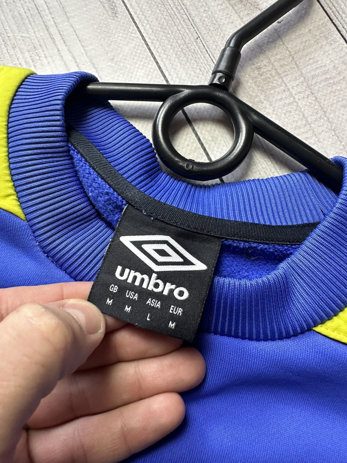 Umbro Vintage Umbro Everton soccer sweatshirt logo blue size M Size US M / EU 48-50 / 2 - 7 Thumbnail