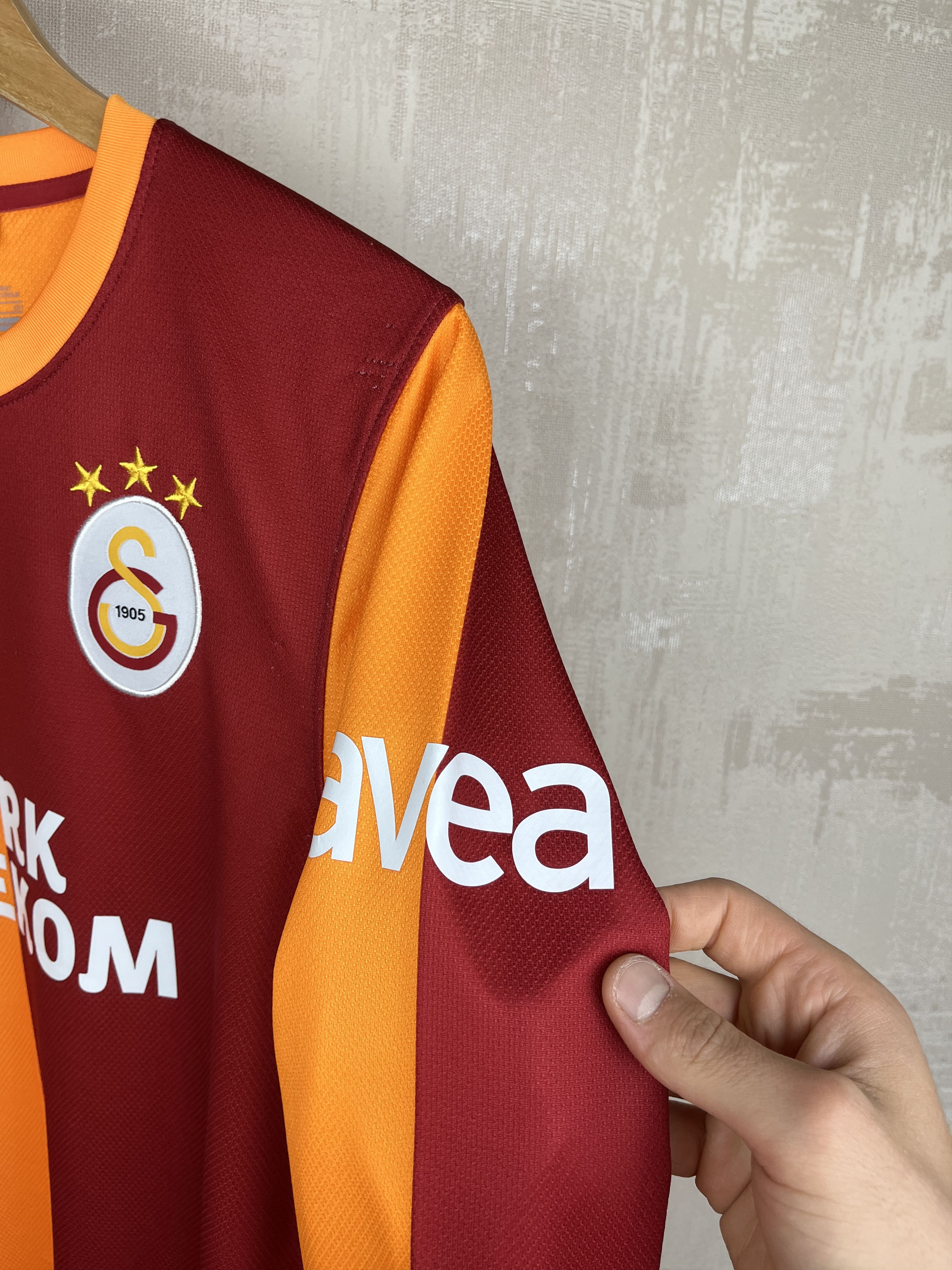 Nike Galatasaray Home Shirt 2013-2014 Soccer Football L/S Jersey Size US S / EU 44-46 / 1 - 8 Thumbnail