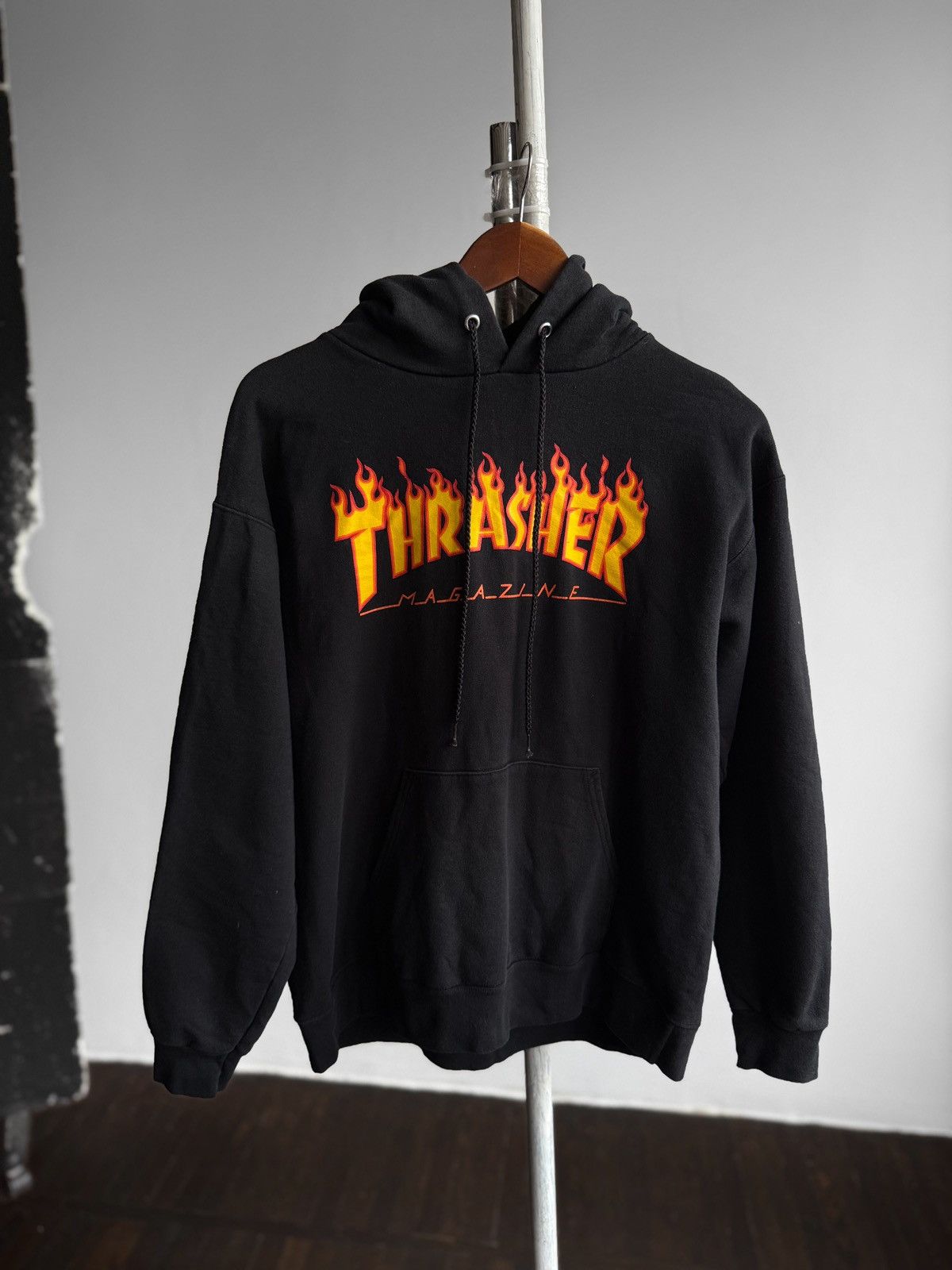 Thrasher Magazine Mens Black Flame Logo Graphic Print Hoodie