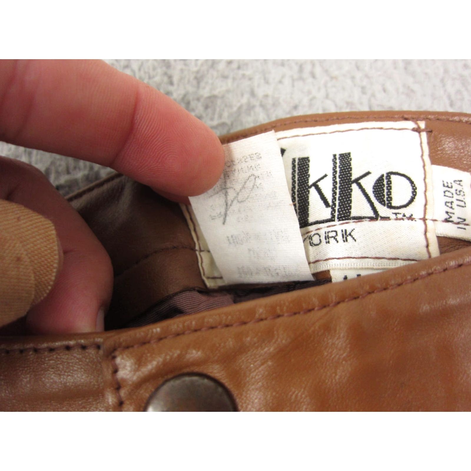 Vintage VINTAGE Vakko Leather Pants Womens 11/12 Brown Made in USA Disco 70s 80s Ladies Pants Leather Brown Vintage Vakko 11/12 Womens Boys Girls Mens Size 32" / US 10 / IT 46 - 6 Thumbnail