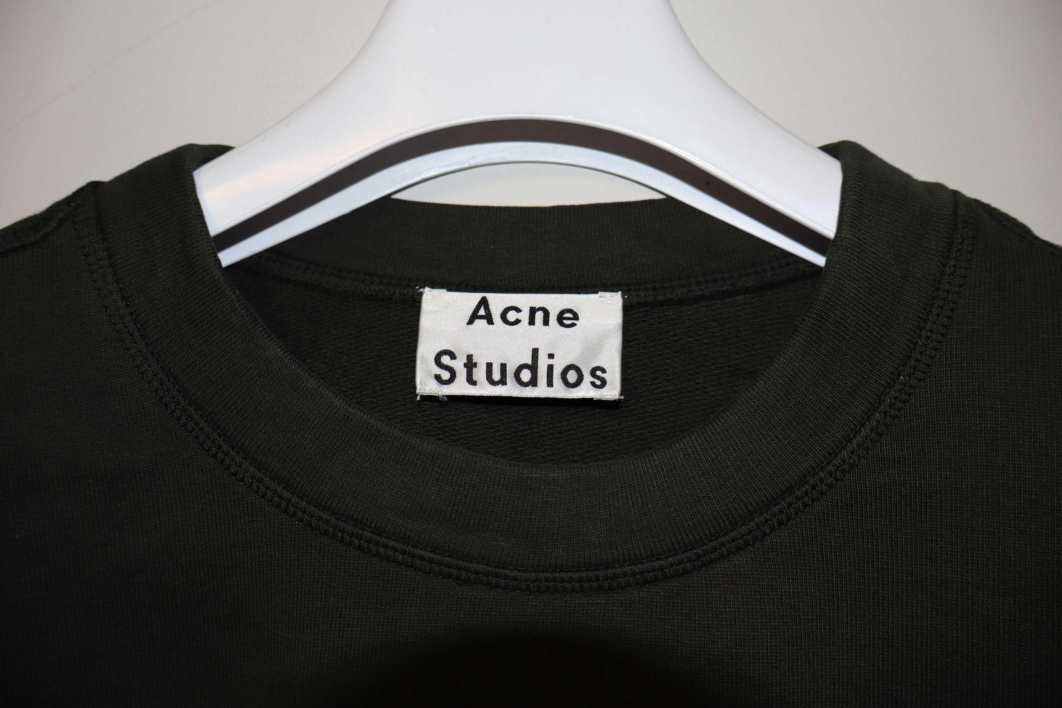 Acne Studios Odice emboss sweatshirt Size S / US 4 / IT 40 - 2 Thumbnail