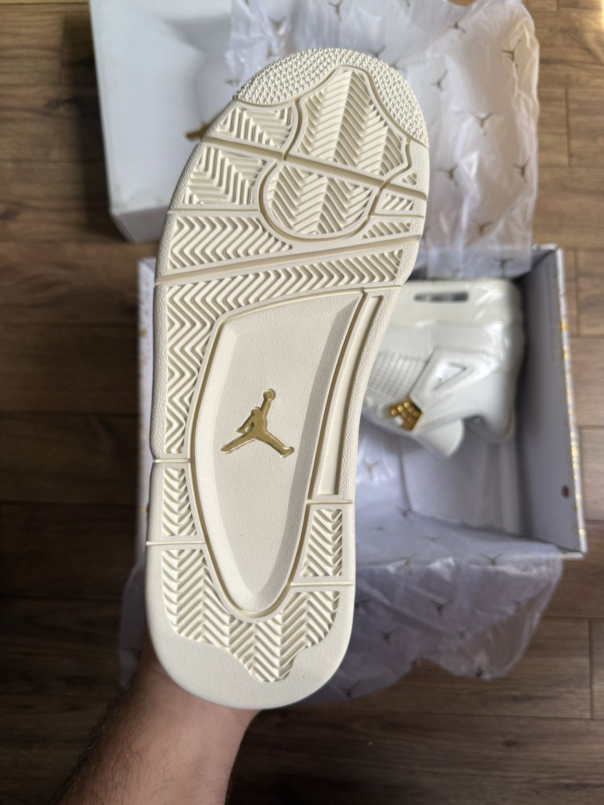 Jordan Brand Air Jordan 4 Womens Retro Metallic Gold Sizes US W10.5 / M9 Size US 9 / EU 42 - 4 Thumbnail