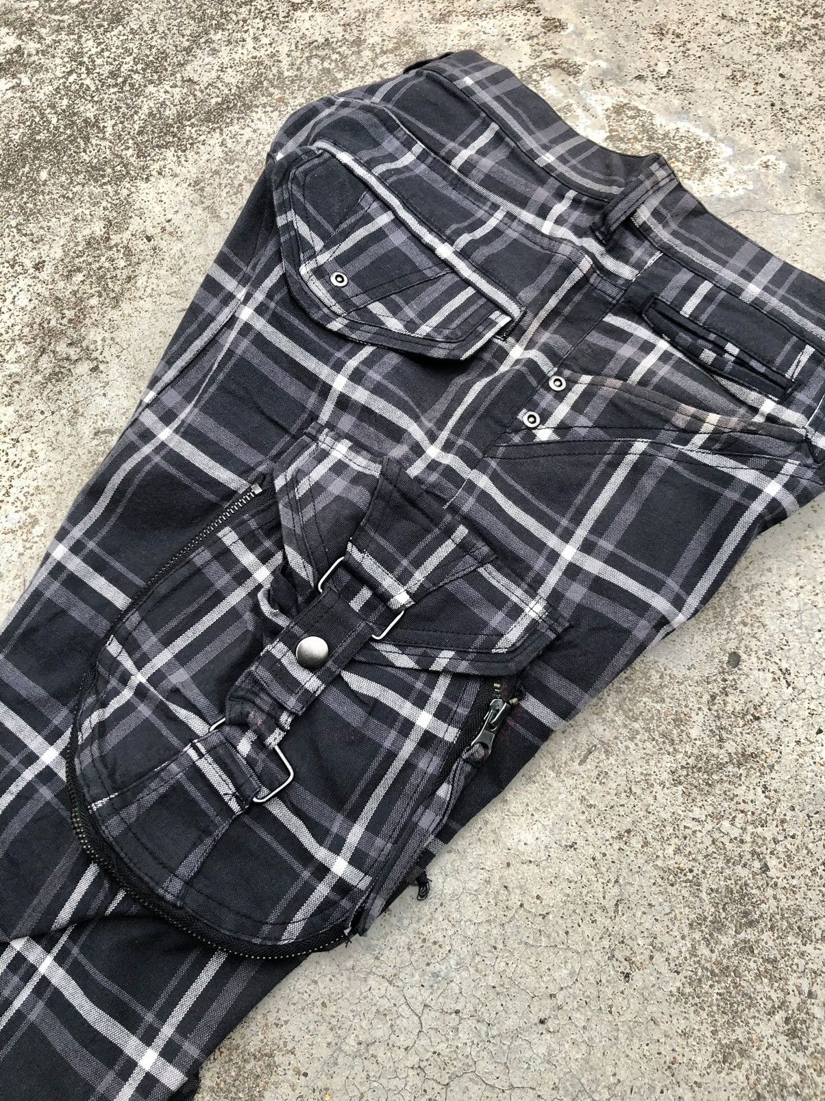 Seditionaries MULTIPOCKET ZIPPER STRECTHABLE PUNK PANT Size US 31 - 8 Thumbnail