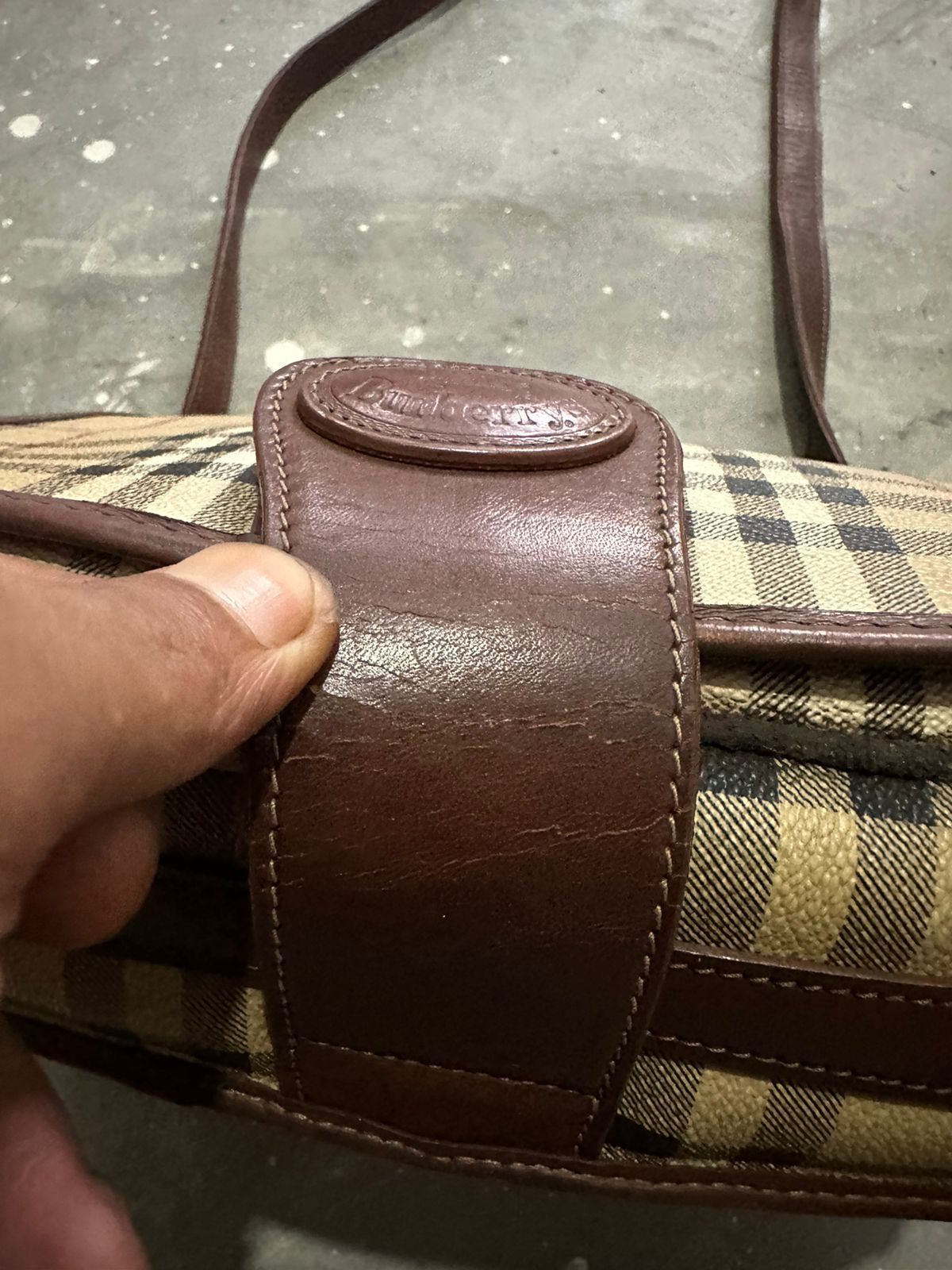 Burberry × Vintage Vintage Burberry Nova Check Crossbody/ Sling Bag Size ONE SIZE - 9 Thumbnail
