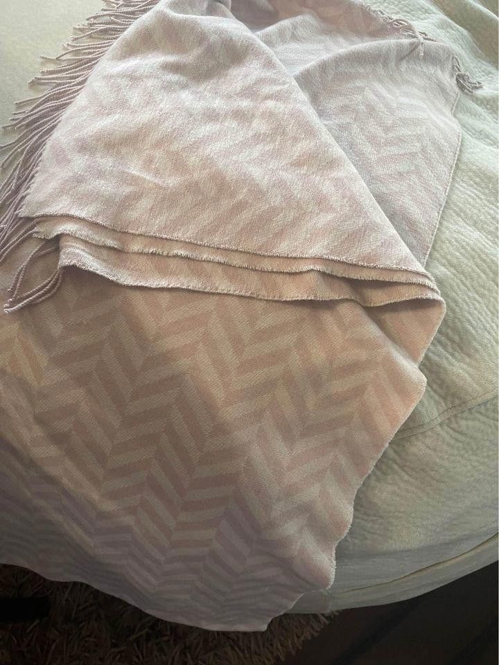 Designer Indigo Reading Shawl pink &White Size ONE SIZE - 6 Thumbnail