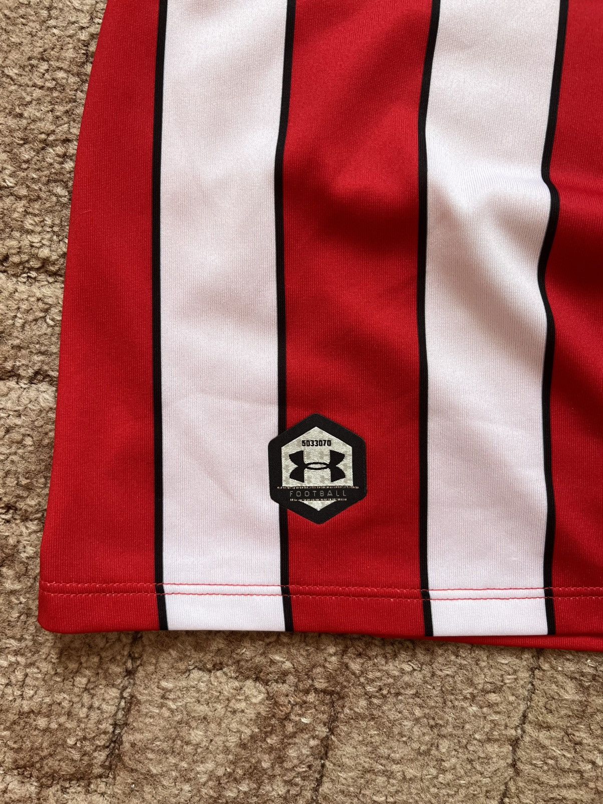 Under Armour Southampton FC 2018 2019 Home Under Armour Football Jersey Size US S / EU 44-46 / 1 - 5 Thumbnail