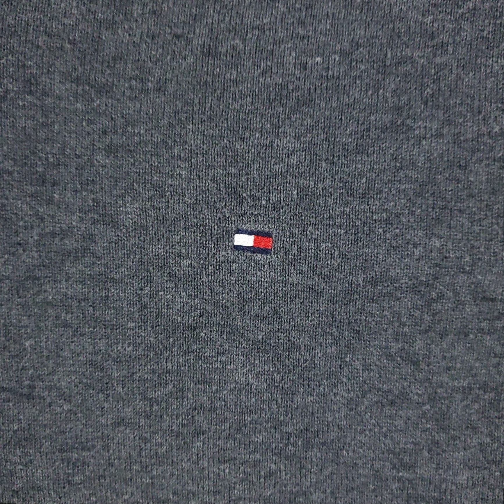 Tommy Hilfiger VINTAGE Tommy Hilfiger Sweater Men's 2XL Pullover V-Neck Gray Casual Knit Logo Fall Winter Men's Size US XXL / EU 58 / 5 - 2 Thumbnail