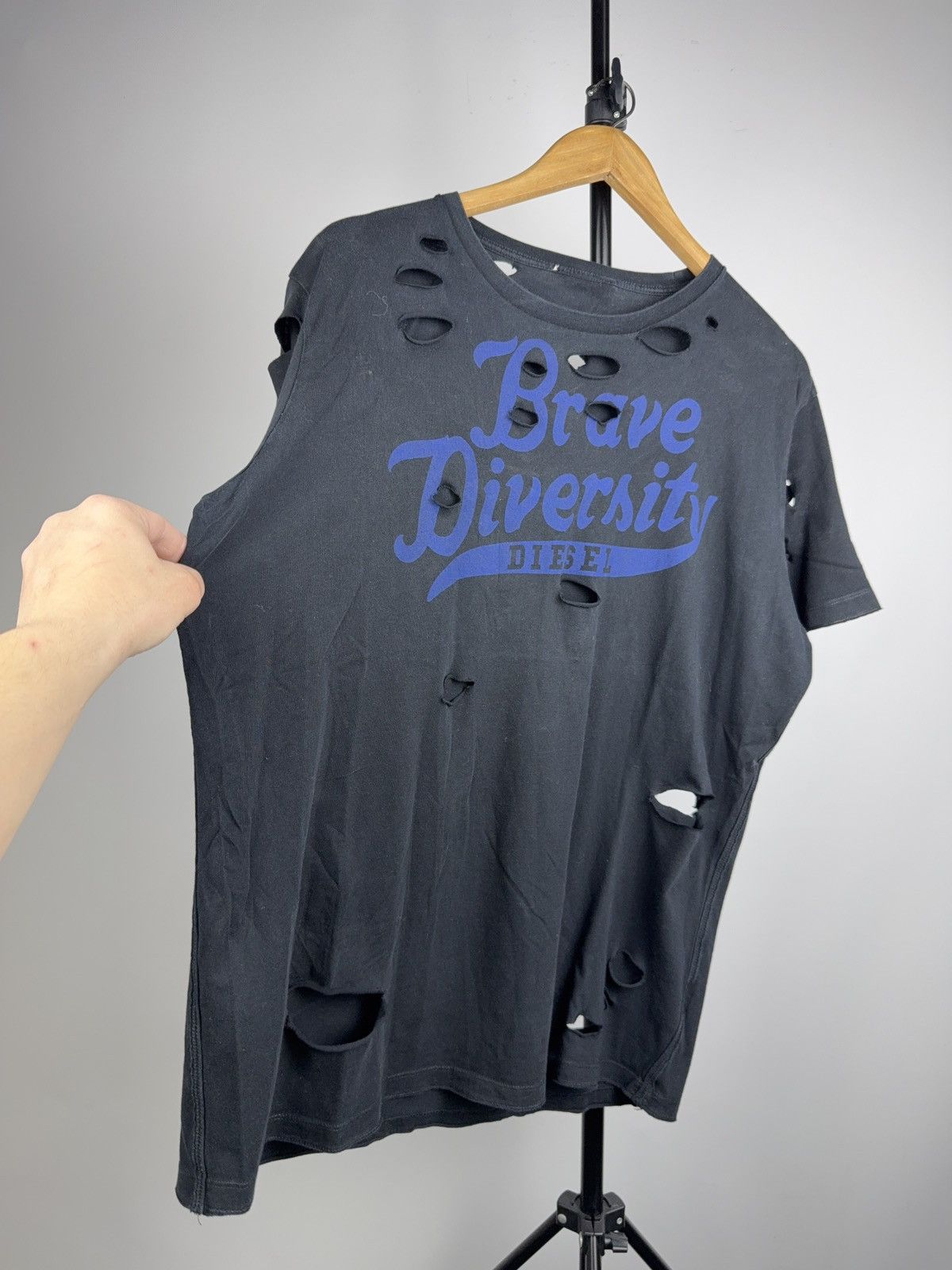 Diesel 00s Diesel Brave Diversity Distressed Faded T-Shirt Y2K Punk Size US L / EU 52-54 / 3 - 4 Thumbnail